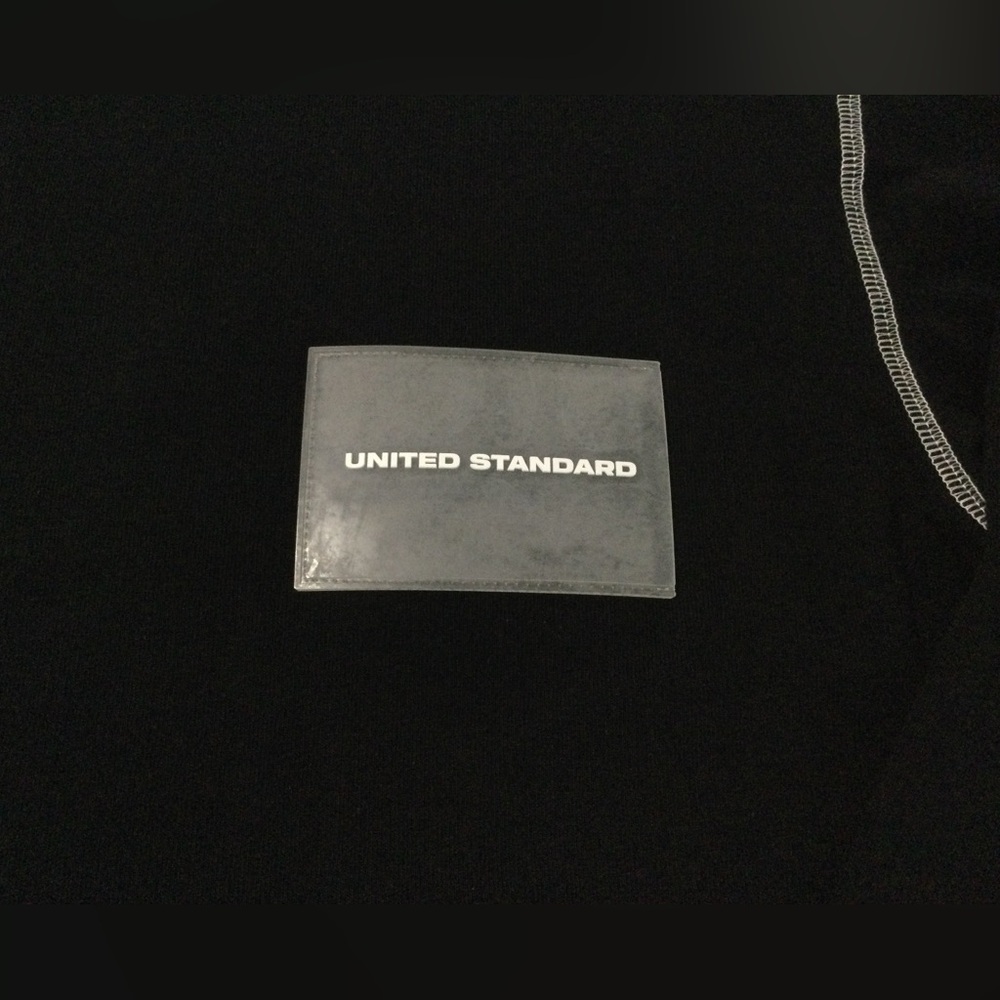 United Standard Men’s Card Holder Long Sleeve Tee with Logo Print on Back Size S - Picture 4 of 10